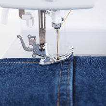 Load image into Gallery viewer, Singer Classic 44S Sewing Machine