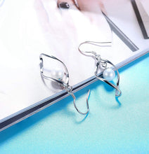 Load image into Gallery viewer, Pearl Drop Twist Drop Earring
